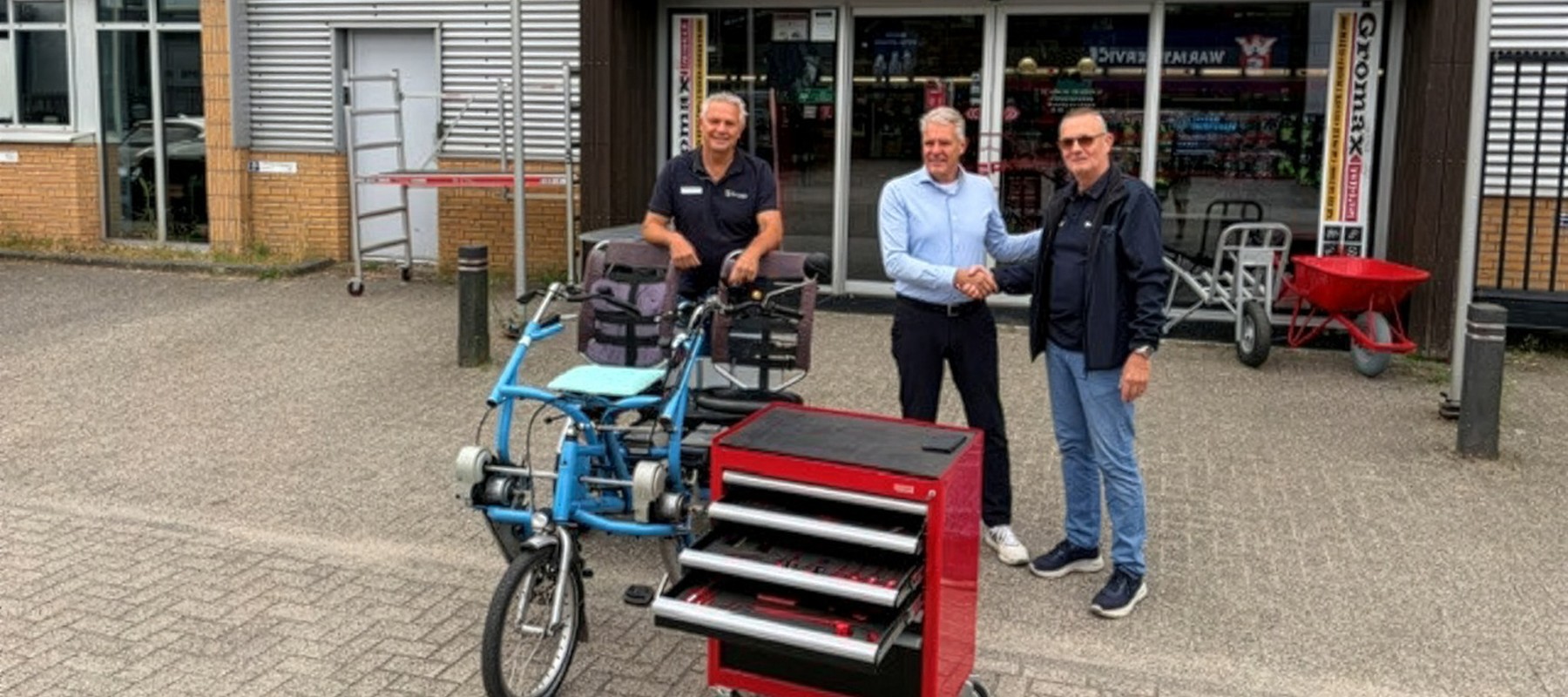 Donatie aan Stichting Fietsmaatjes Hillegom Lisse