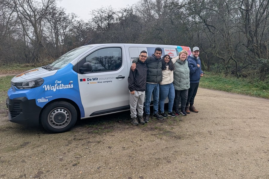 We stappen in: 5 jaar sponsor van de ‘Ons Nieuwe Thuis’ vervoersbus