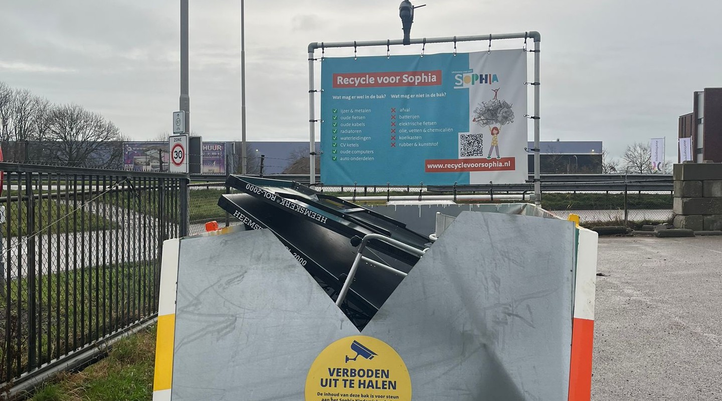 Oud ijzer voor het goede doel (steun aan Sophia Kinderziekenhuis)