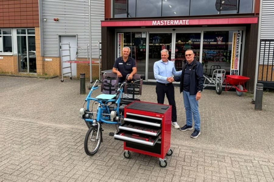 Donatie aan Stichting Fietsmaatjes Hillegom Lisse